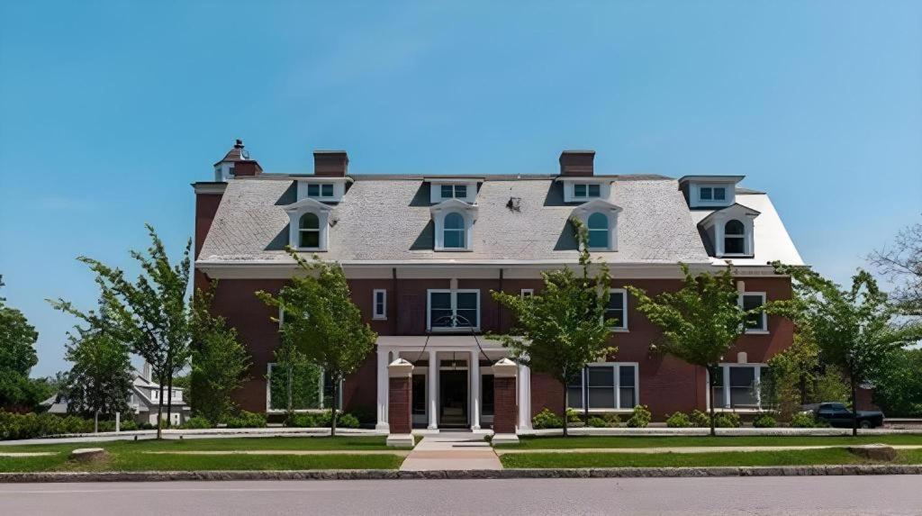 Отель The George Montclair Экстерьер фото